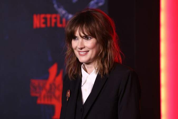 Winona Ryder (Joyce Byers)
$350,000 per episode