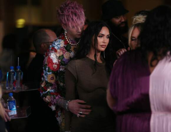 Megan Fox avoiding Machine Gun Kelly's kiss