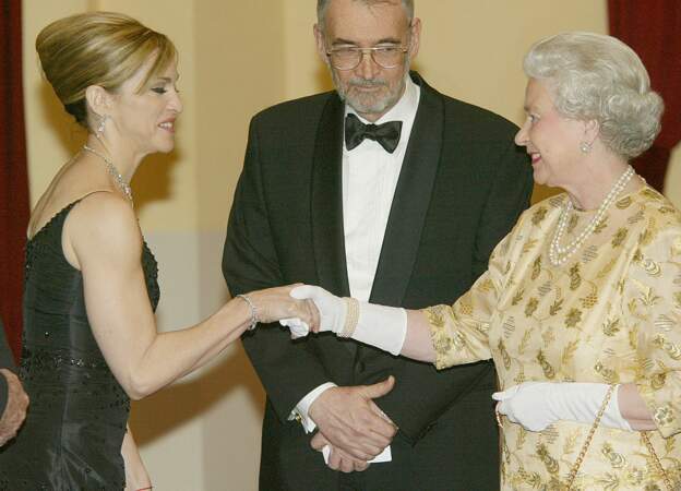 Madonna met Queen Elizabeth II