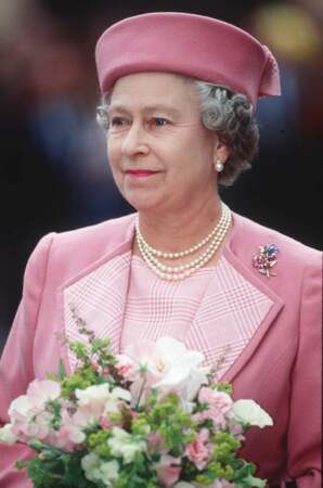 June 1992:  a rose pink, classic pillbox hat