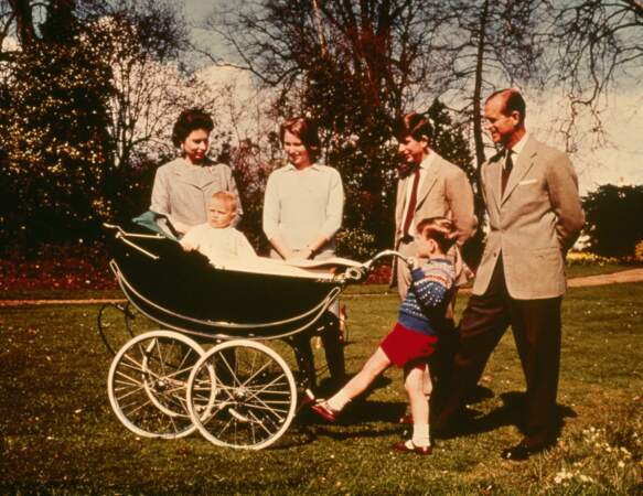 1965: Queen Elizabeth and her husband with their four children for a family photo
