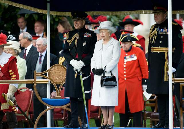 2010: The Queen of England and the Duke of Edinburgh reviewing the company "Pikemen Musketeers of the Honourable Artillery at Armoury House"